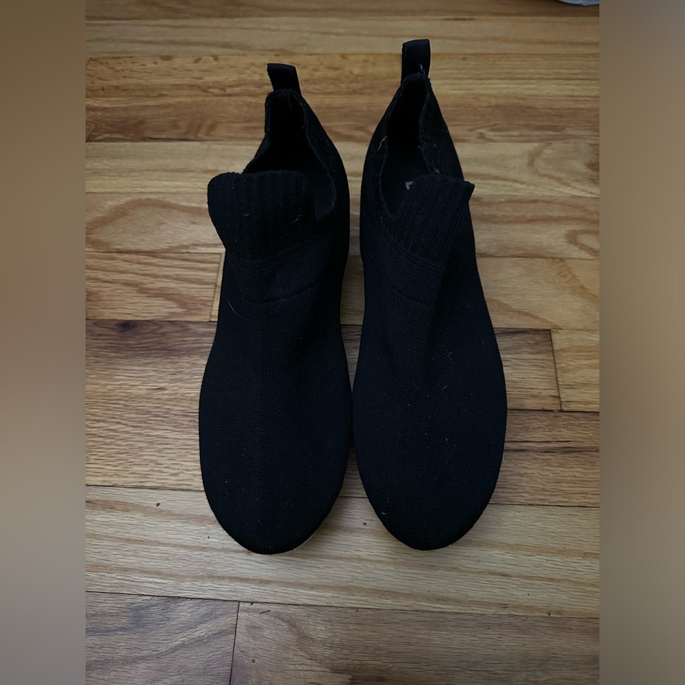 DKNY PLATFORM SNEAKERS LIKE NEW!!